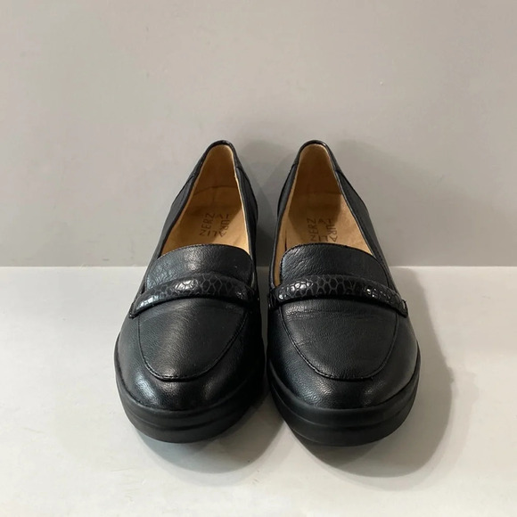 Naturalizer Black Samara Preppy Comfort Slip On Minimalist Loafer Size 8 Wide - Picture 3 of 12